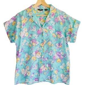 Vintage Cabin Creek Pastel Spring Flowers Short Sleeve Button Down Blouse